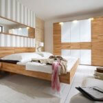 Schlafzimmer-Kombination in Massivholz