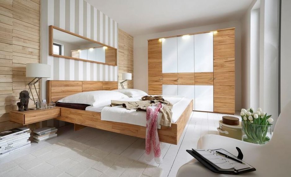 Schlafzimmer-Kombination in Massivholz Schlafzimmer-Kombination in Massivholz